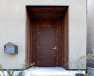 ライフレーベルとイデーとのコラボ住宅 HOUSE CANVAS （ハウスキャンバス）千葉県H様邸 玄関ドア