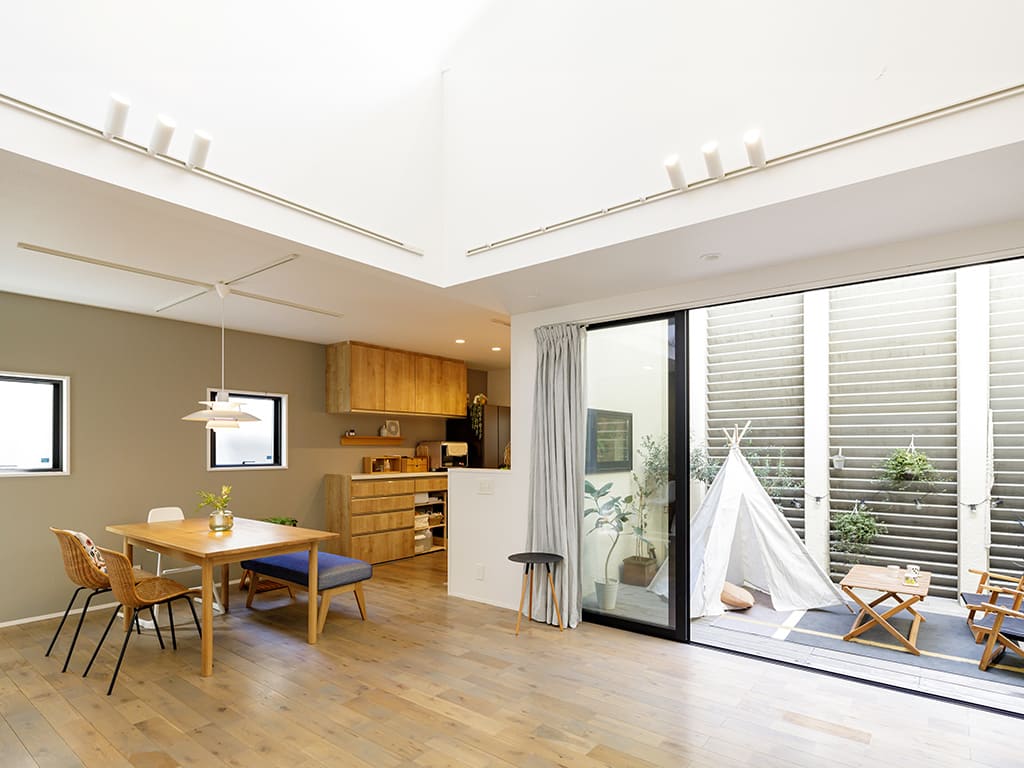 吹き抜けの魅力 採光・通風の向上